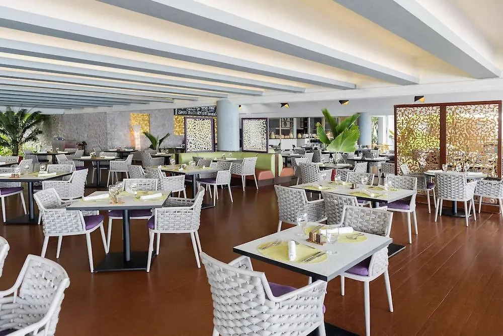 Avani Barbarons Seychelles Resort Grand Anse  4*, Grand Anse (Mahe) Seszele
